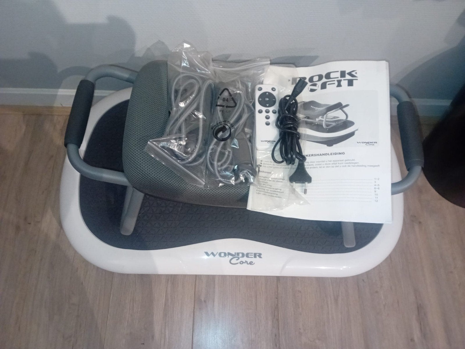 Wonder Core Rock N Fit Trilplaat, Ophalen, Zo goed als nieuw, Armen, Trilplaat