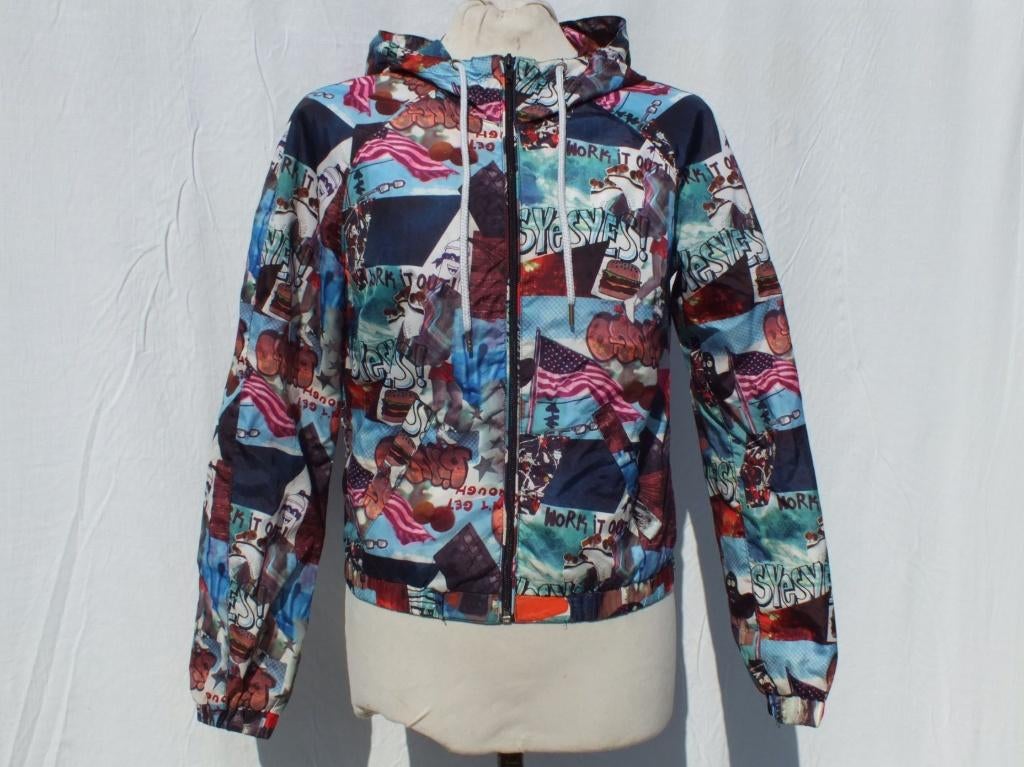 Vrolijke tussen / zomerjas. Mt 34. Merk Divided, Kleding | Dames, Jassen | Zomer, Zo goed als nieuw, Maat 34 (XS) of kleiner, Ophalen of Verzenden