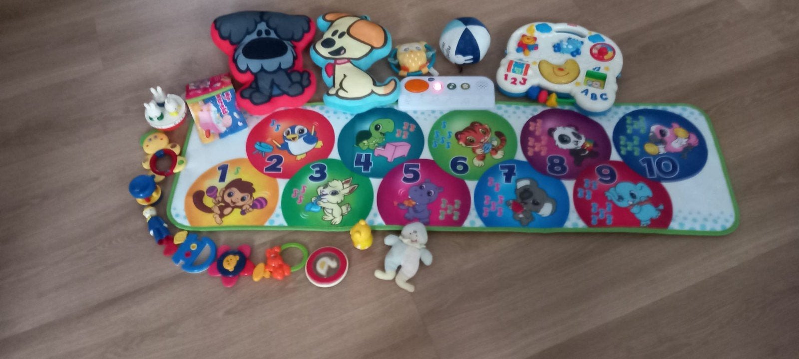 Grote set babyspeelgoed: rammelaars, knuffels, speelkleed, Ophalen of Verzenden, Gebruikt, Overige typen, Met geluid