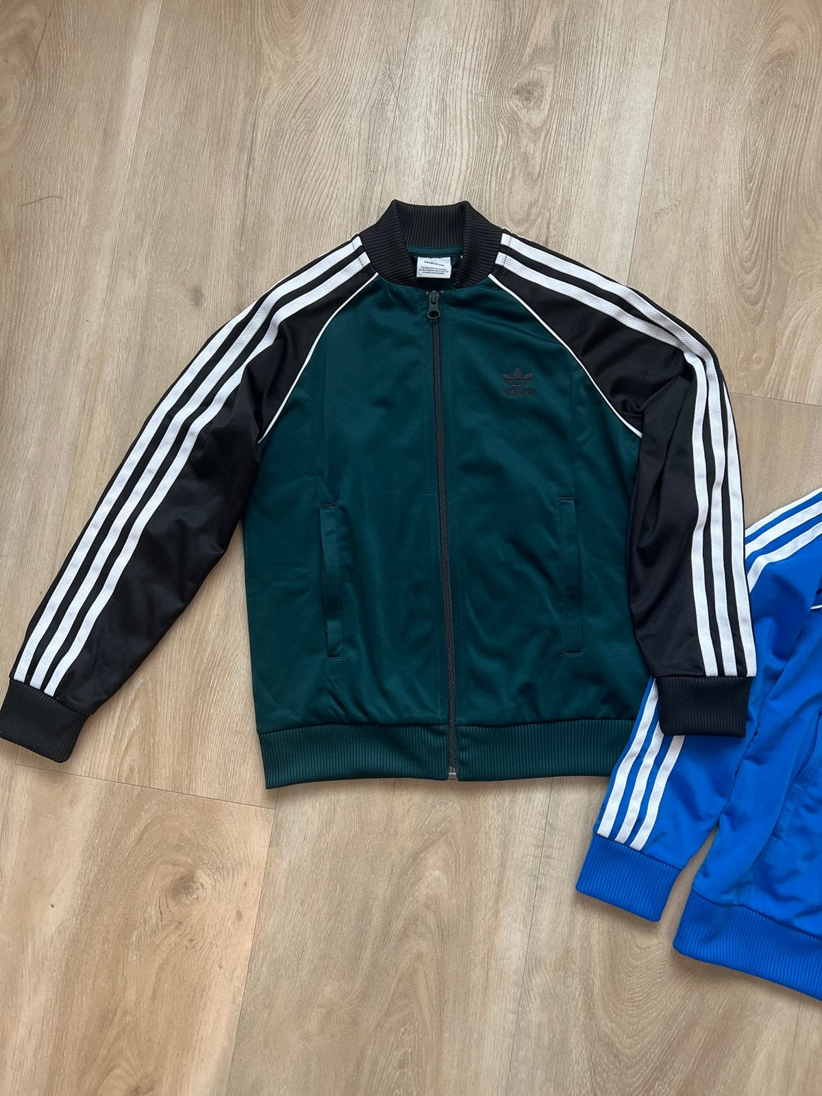 Adidas Firebird trainingsjack - groen /zwart en blauw | 128, Ophalen of Verzenden, Zo goed als nieuw