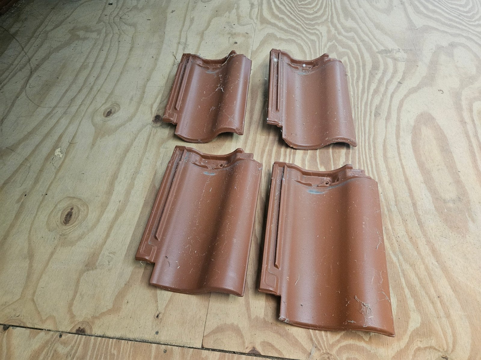 200 Nieuwe dakpannen - ideaal voor reparatie of projecten, Ophalen, Steen of Klei, Nieuw, 15 m² of meer