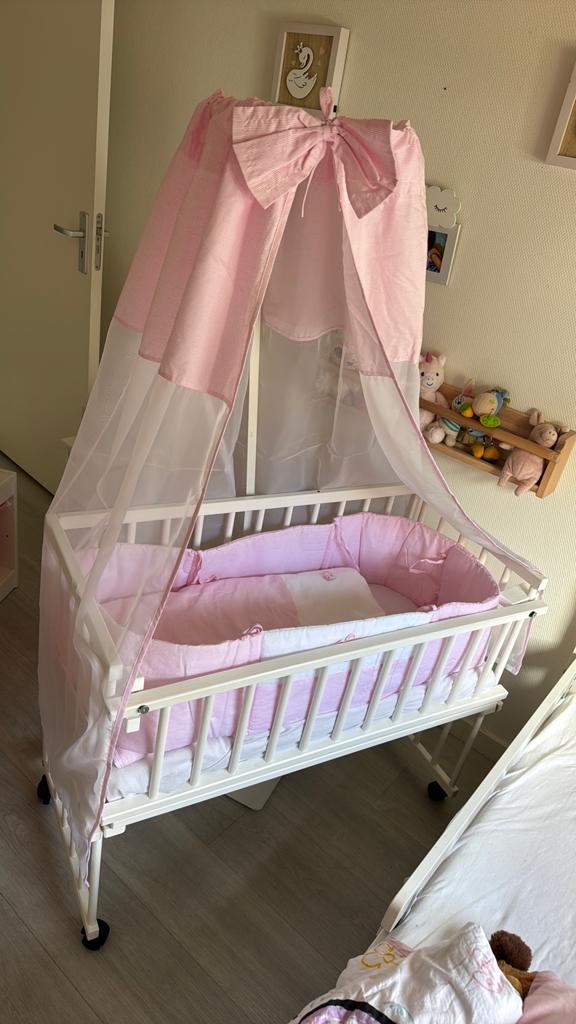 MamaLoes - Babywieg Aan Bed Deluxe incl. Bekleding - Roze, Kinderen en Baby's, Babywiegjes en Ledikanten, Ophalen of Verzenden