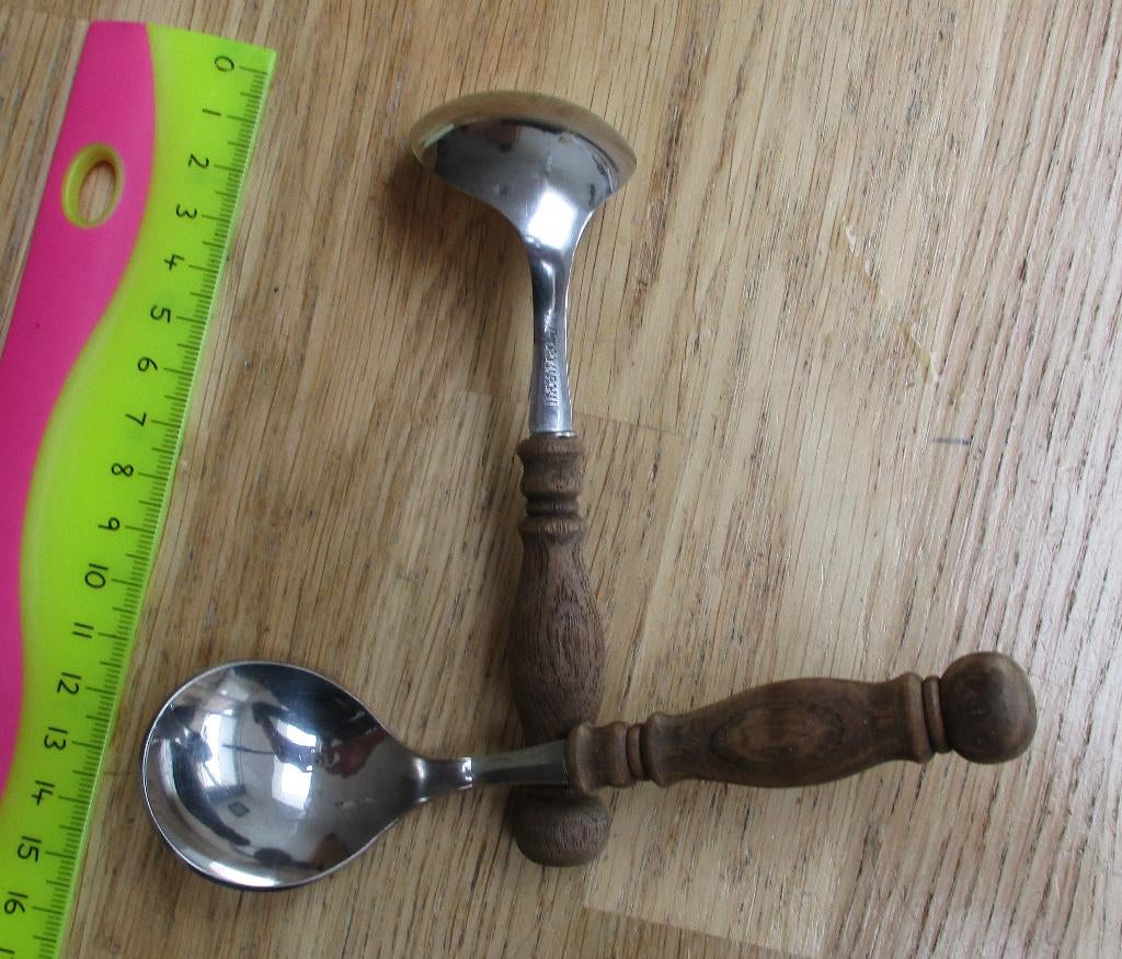 2 WMF Cromargan Burgund? houten handvat sauslepeltjes, Ophalen of Verzenden, Zo goed als nieuw, Rvs of Chroom