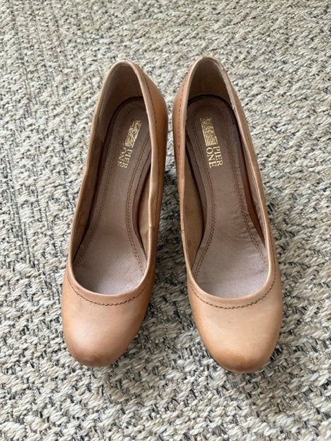 Pier One leren pumps maat 41, Kleding | Dames, Pumps, Verzenden, Beige, Zo goed als nieuw