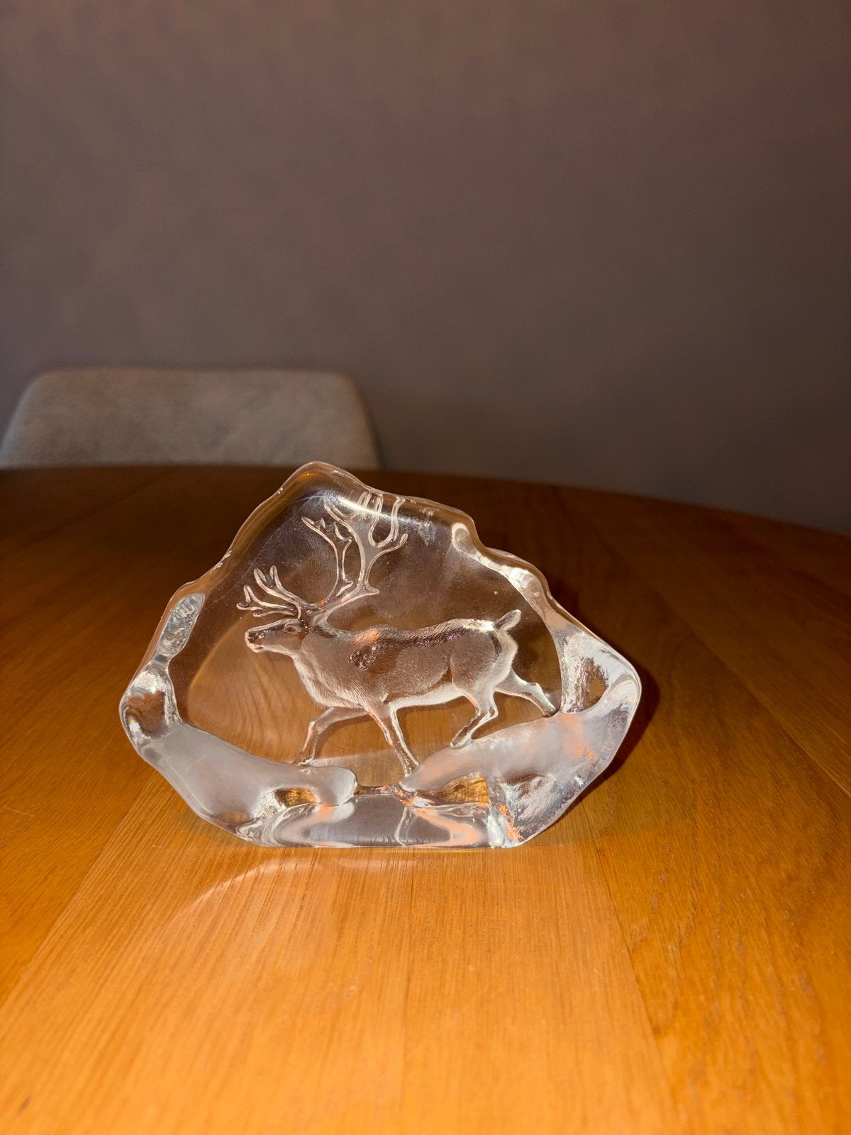 Glazen sculptuur met hert - IJslandse kunst, Ophalen