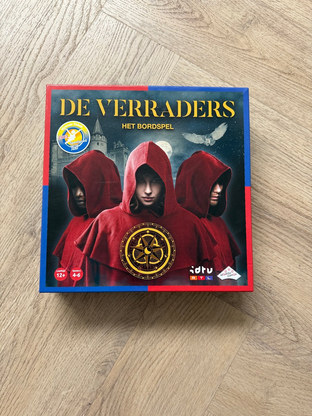 De Verraders Het Bordspel - Nieuw in verpakking, Hobby en Vrije tijd, Drie of vier spelers, Ophalen of Verzenden, Nieuw