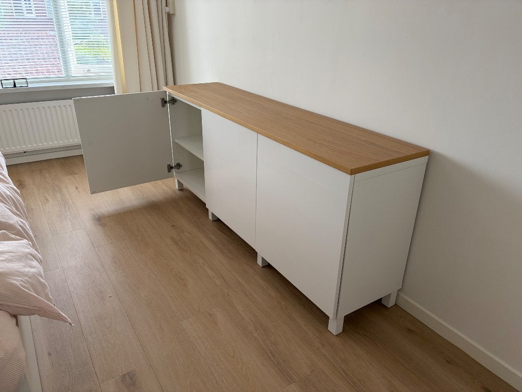 Besta wandkast, Huis en Inrichting, Ophalen, Met deur(en), 150 tot 200 cm, Zo goed als nieuw