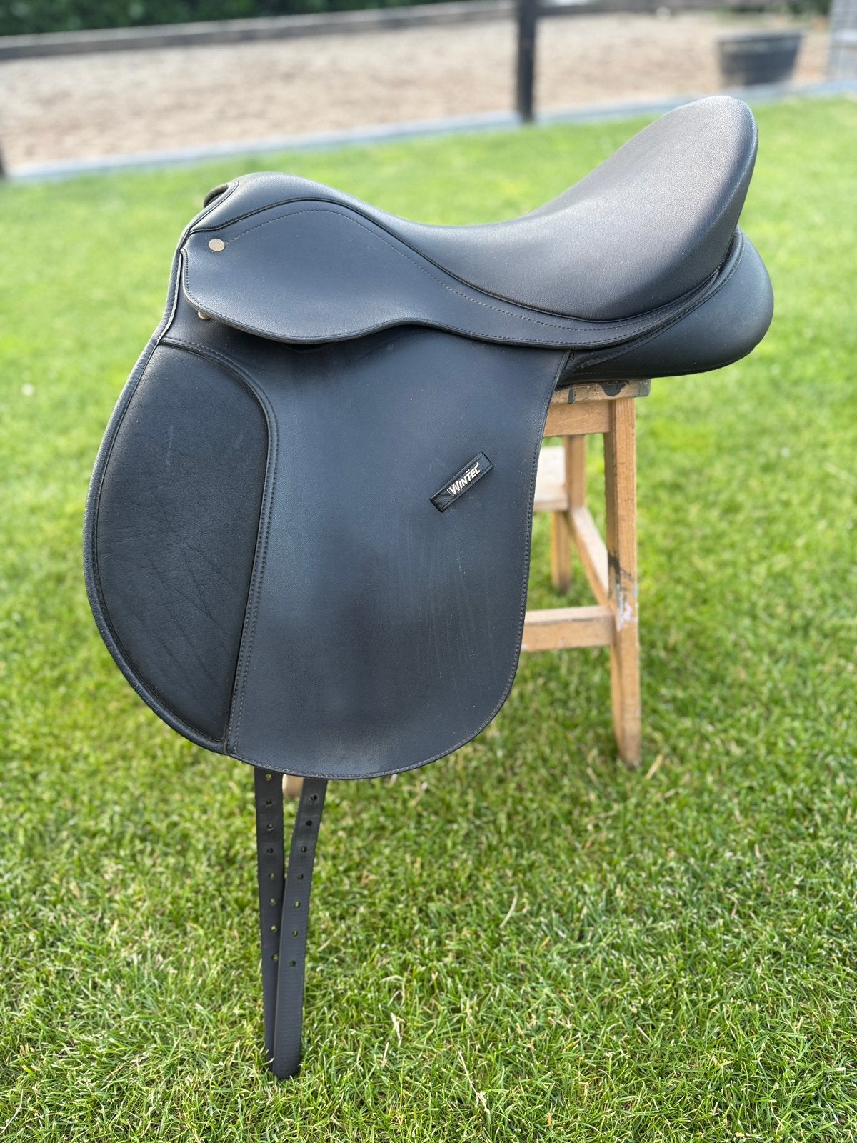 Wintec Wide veelzijdigheidszadel 18 inch, Dieren en Toebehoren, Ophalen of Verzenden, Gebruikt, Recreatie
