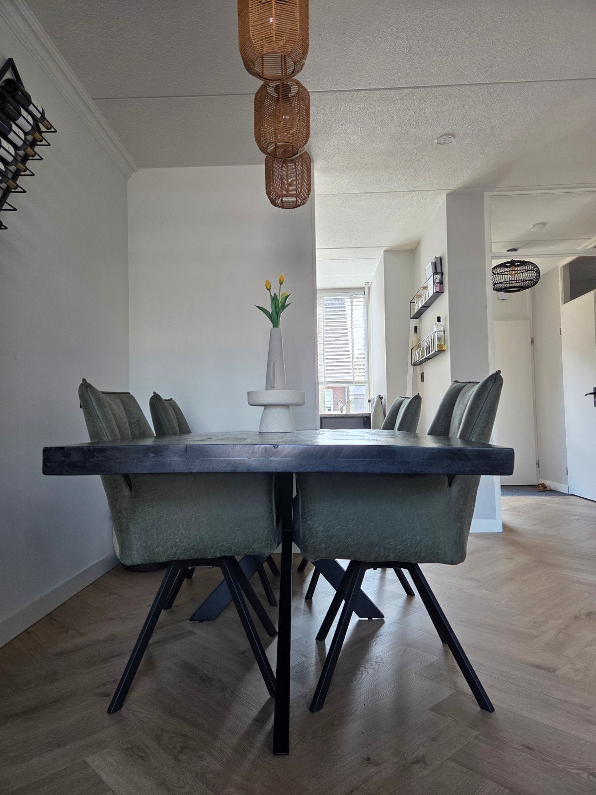 Robuuste Zwarte Eettafel met Metalen Onderstel, Overige houtsoorten, 100 tot 150 cm, 200 cm of meer, Industrieel, Modern