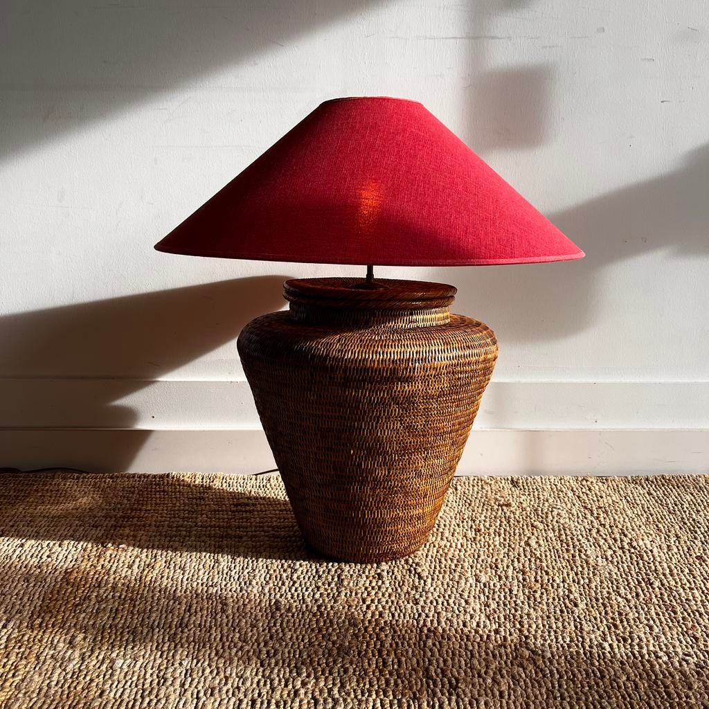 Birma rieten rotan tafellamp raspberry kap vintage, Huis en Inrichting, Lampen | Tafellampen, Ophalen, 50 tot 75 cm, Vintage, Zo goed als nieuw