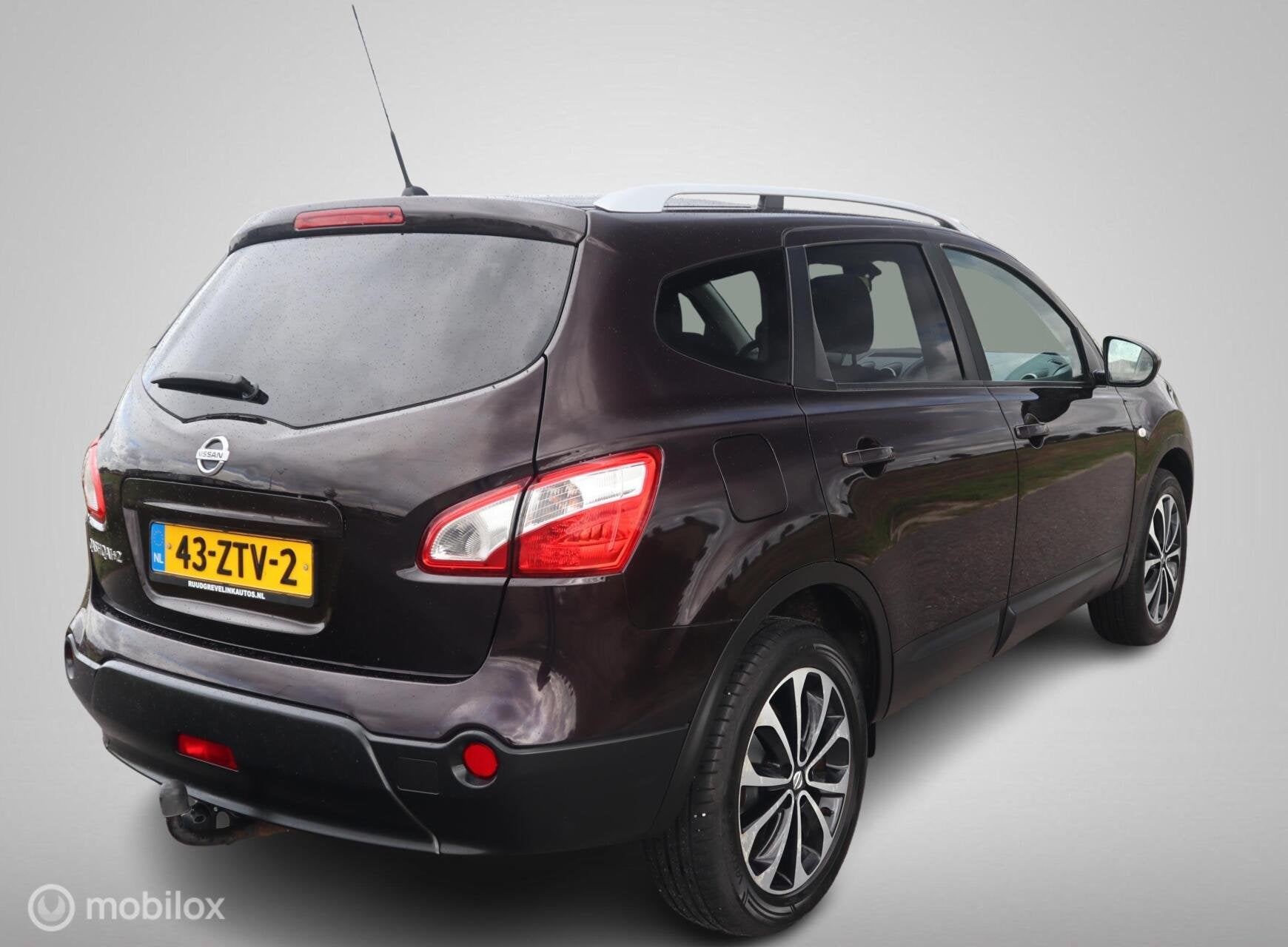 Nissan Qashqai +2 7PERSOONS 1.6 Connect Edition Navigatie|Pa, Voorwielaandrijving, Euro 5, Zwart, 7 stoelen