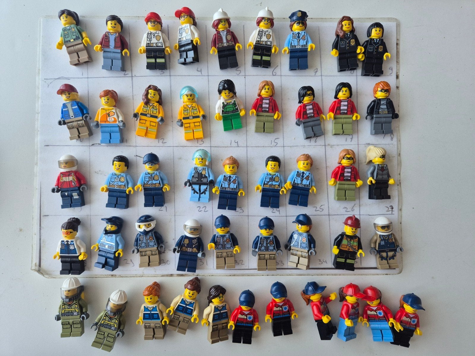 Lego cv6 city vrouw politie brandweer boef dokter poppetjes, Ophalen of Verzenden, Nieuw