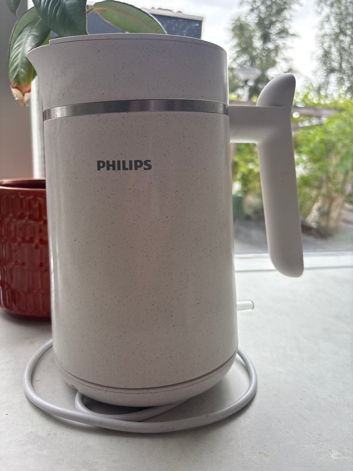 Philips waterkoker - Wit - Zo goed als nieuw, 1 tot 2 liter, Ophalen of Verzenden, Zo goed als nieuw, Draadloos