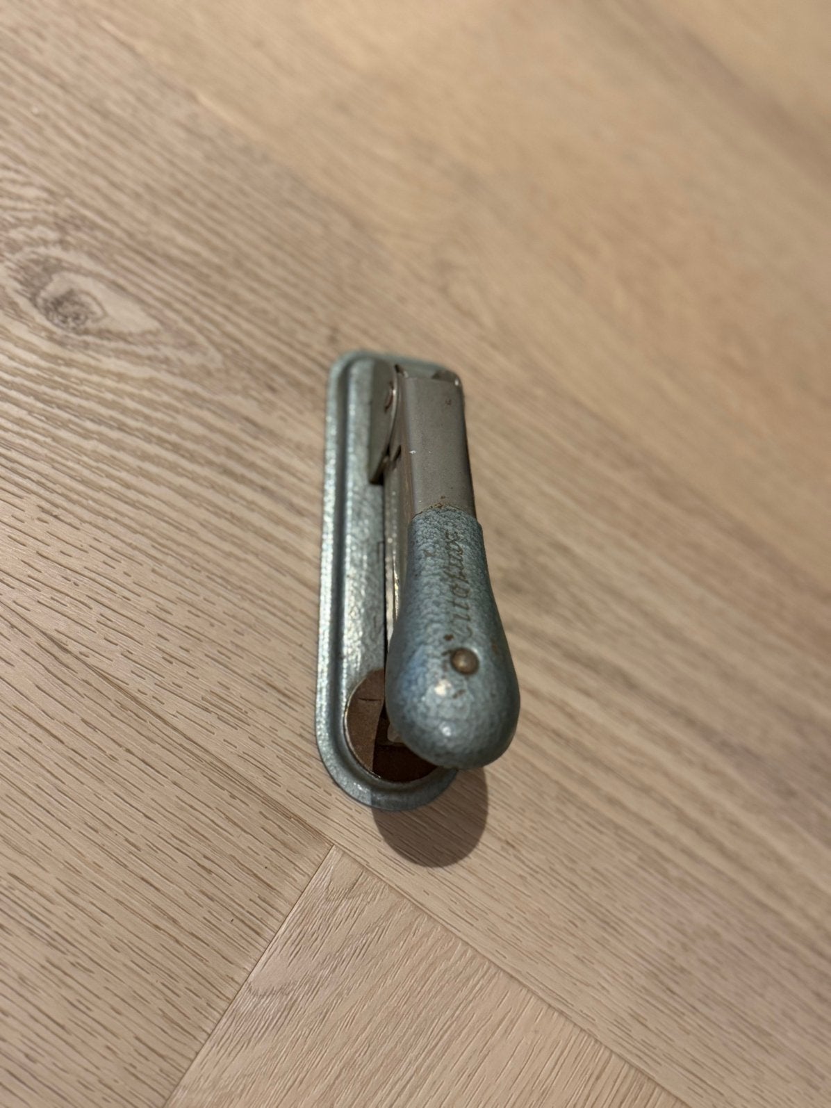 Vintage Olympia metalen nietmachine – retro kantoorartikel, Ophalen of Verzenden
