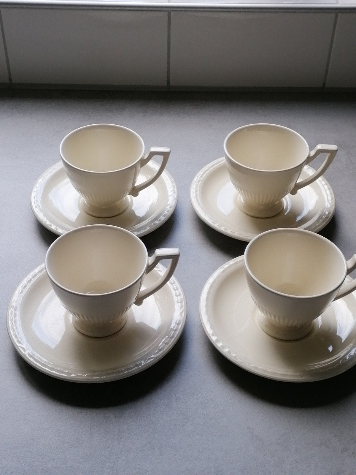 4 Vintage Recamier Royal Creamware kop en schotels, Huis en Inrichting, Ophalen, Zo goed als nieuw