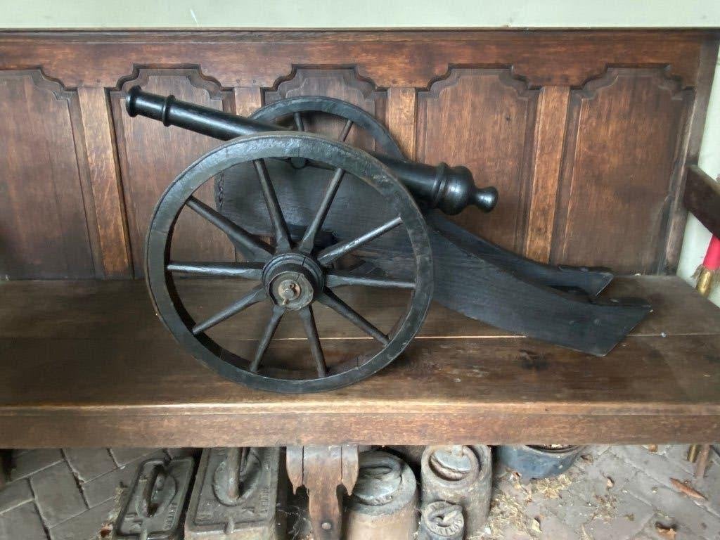 Antiek kanon, saluutkanon, poortkanon ca. 1800, Ophalen