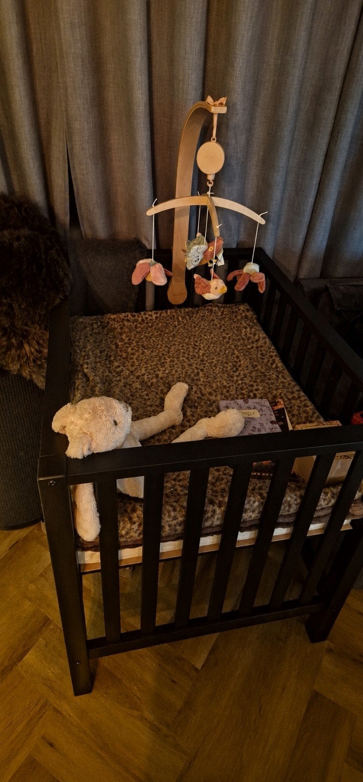 TWF Box Fleur Zwart met matras - Baby-Dump, Ophalen, Zo goed als nieuw, Rechthoekig, In hoogte verstelbaar