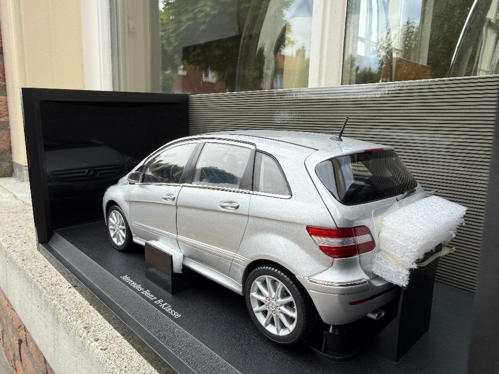 1:18 Mercedes Benz B-Klasse W245 zilver 2005 Kyosho, Hobby en Vrije tijd, Modelauto's | 1:18, Kyosho, Auto, Nieuw, Ophalen of Verzenden
