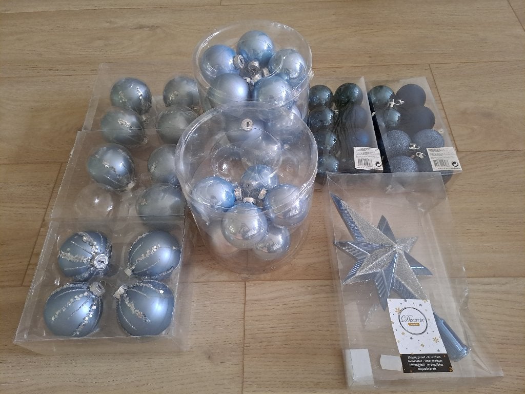 Kerstversiering 49 Kerstballen en piek, grijs-blauw, Nieuw, Ophalen of Verzenden, Nieuw
