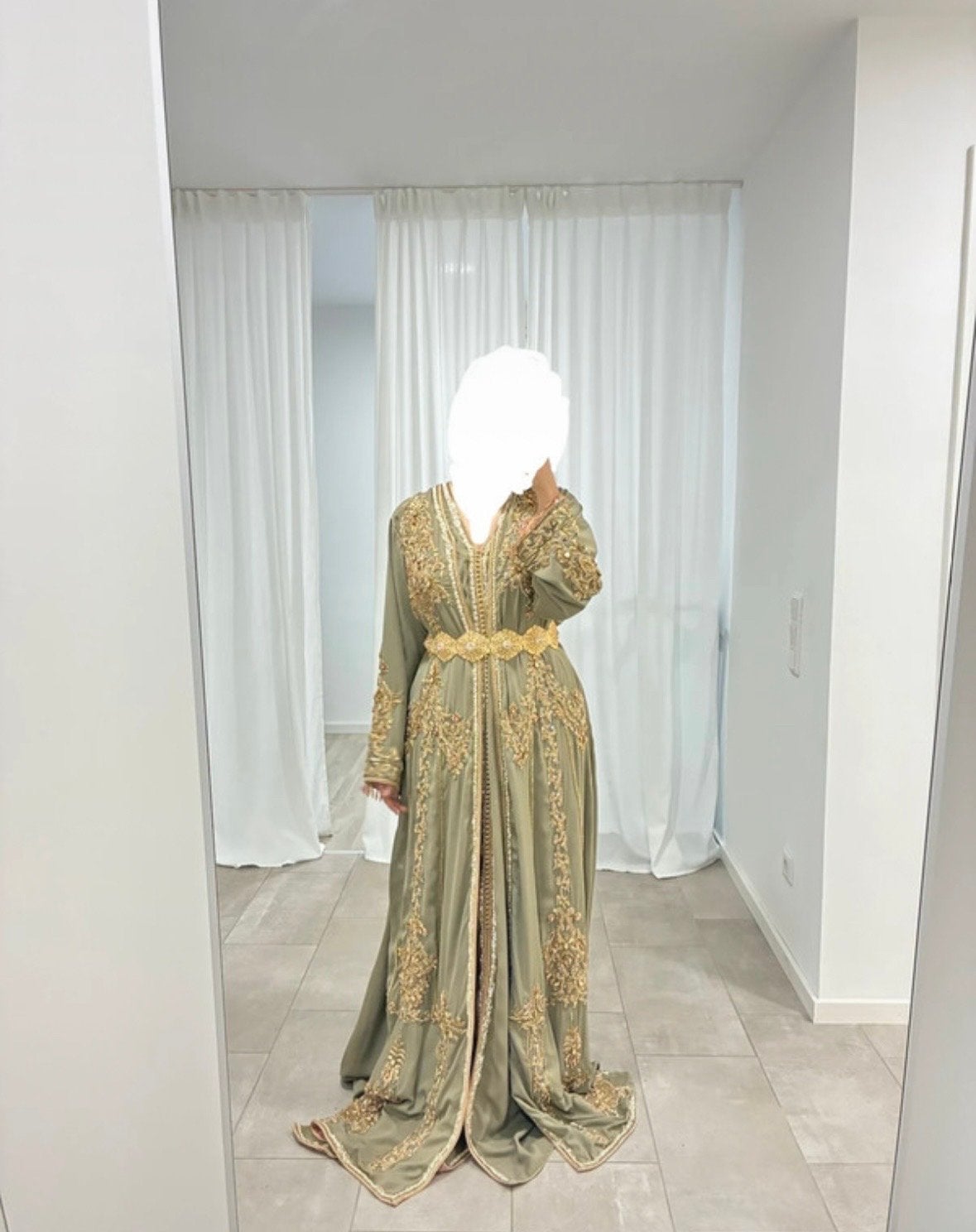 Prachtige Marokkaanse Kaftan - Groen met Gouden Borduurwerk, Overige typen, Maat 42/44 (L), Ophalen of Verzenden, Zo goed als nieuw