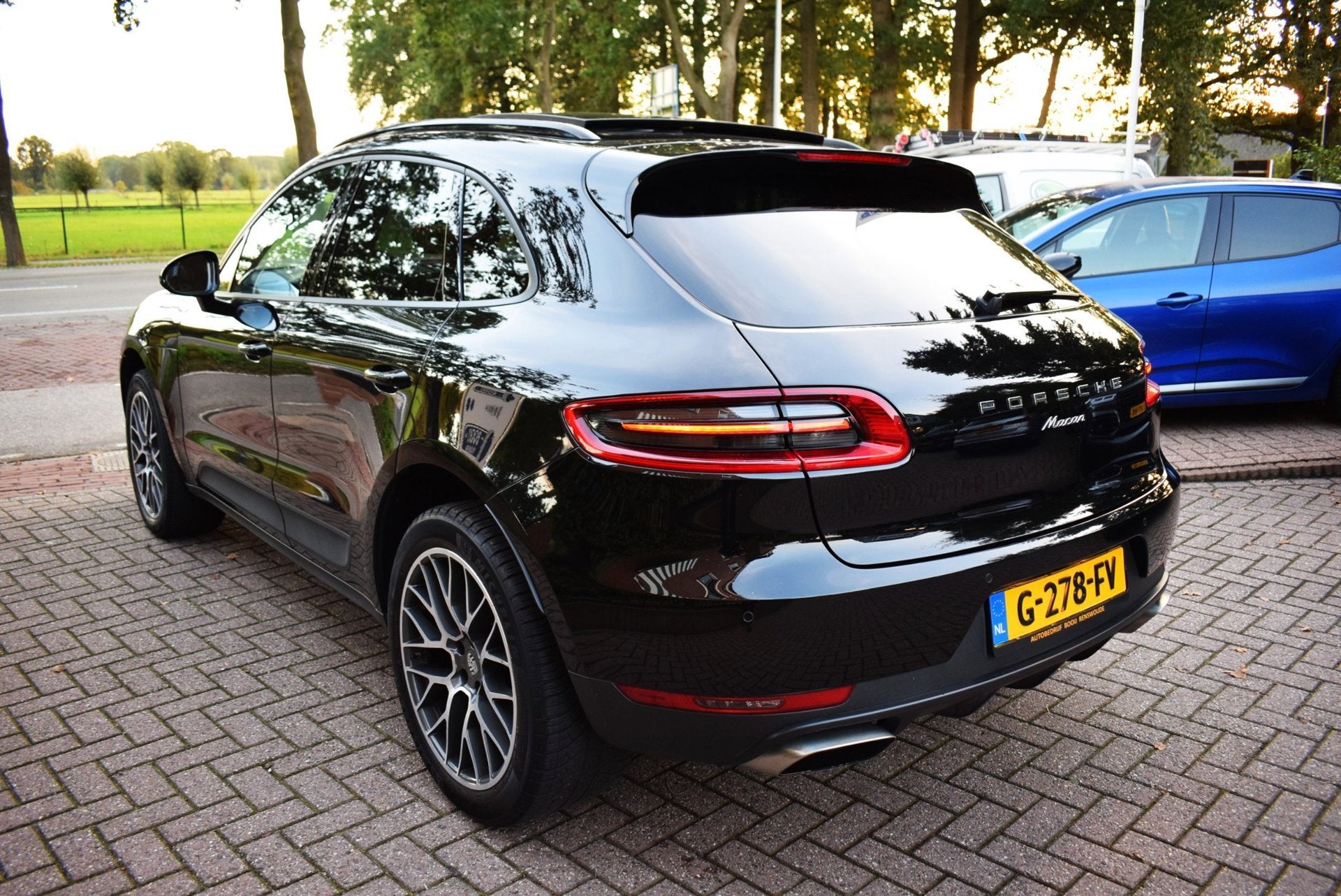 Porsche Macan 2.0 AUTOMAAT/252PK/PANO DAK/LEDER/LUCHTVERING/, Auto's, Automaat, Gebruikt, 4 cilinders, Zwart