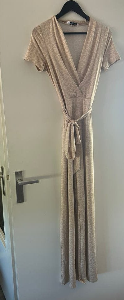 By Swan jumpsuit beige patroon, maat M, Kleding | Dames, Jumpsuits, Ophalen of Verzenden, Nieuw, Maat 38/40 (M), Beige