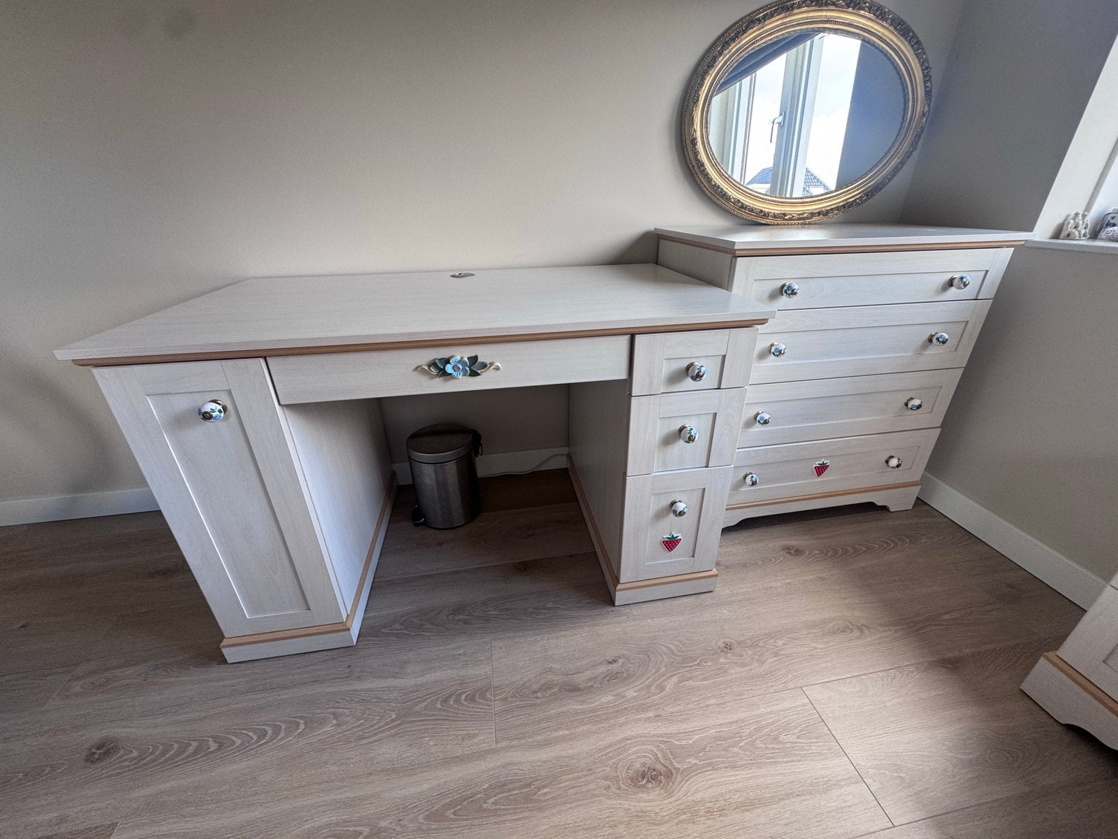 Complete Kinderkamer Set - Wit/Beige met Keramische Details, Ophalen, Zo goed als nieuw, Meisje