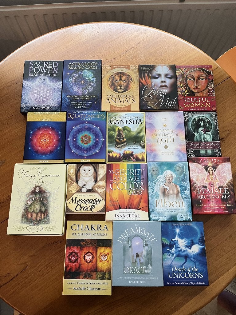 Verzameling orakelkaarten (18 decks) ZGAN, Boeken, Esoterie en Spiritualiteit, Ophalen, Zo goed als nieuw, Tarot of Kaarten leggen