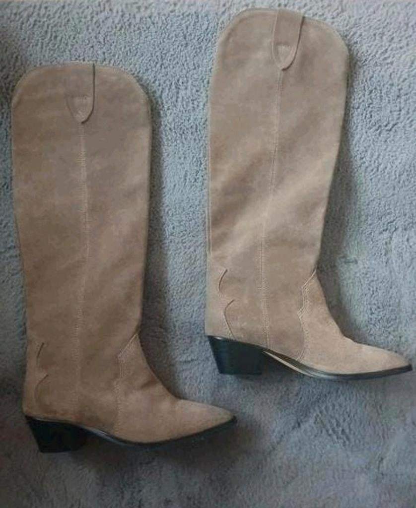 Nieuwe Isabel Marant Denvee laarzen maat 35 (valt als 36), Kleding | Dames, Schoenen, Isabel Marant, Hoge laarzen, Beige, Nieuw