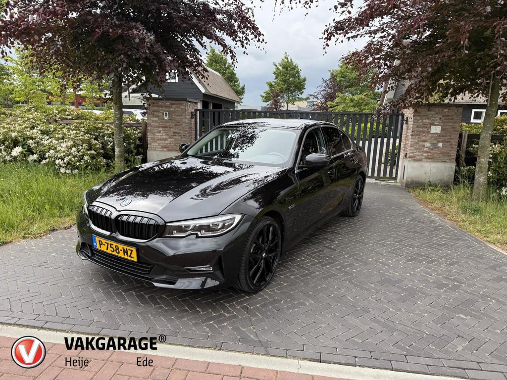 BMW 3-serie 320e Business Edition Plus | Sportstoelen | Sfee, 1998 cc, Achterwielaandrijving, Gebruikt, Zwart