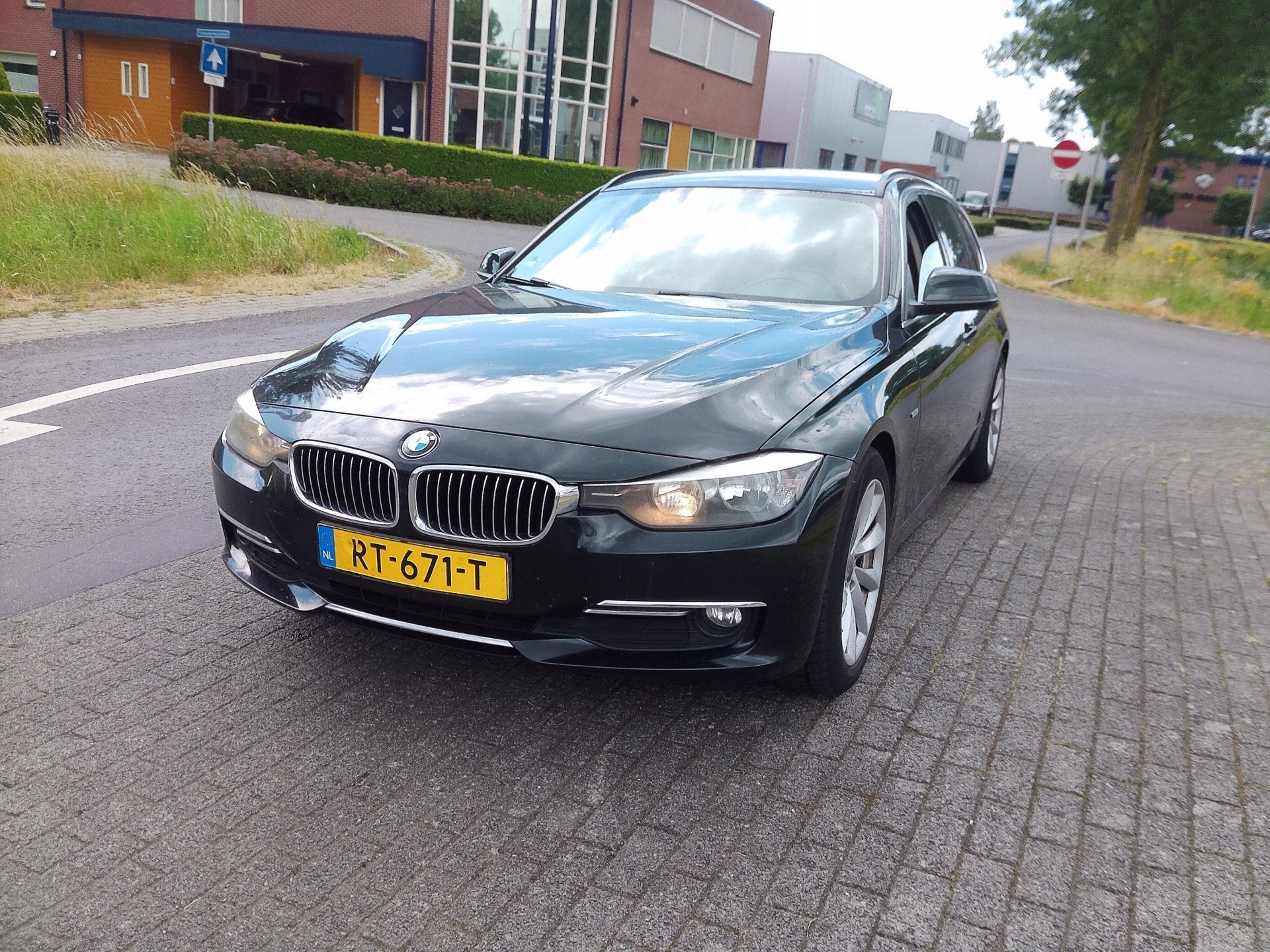 BMW 3-serie Touring 318d High Executive, Auto's, 21 km/l, 4 cilinders, Zwart, Leder