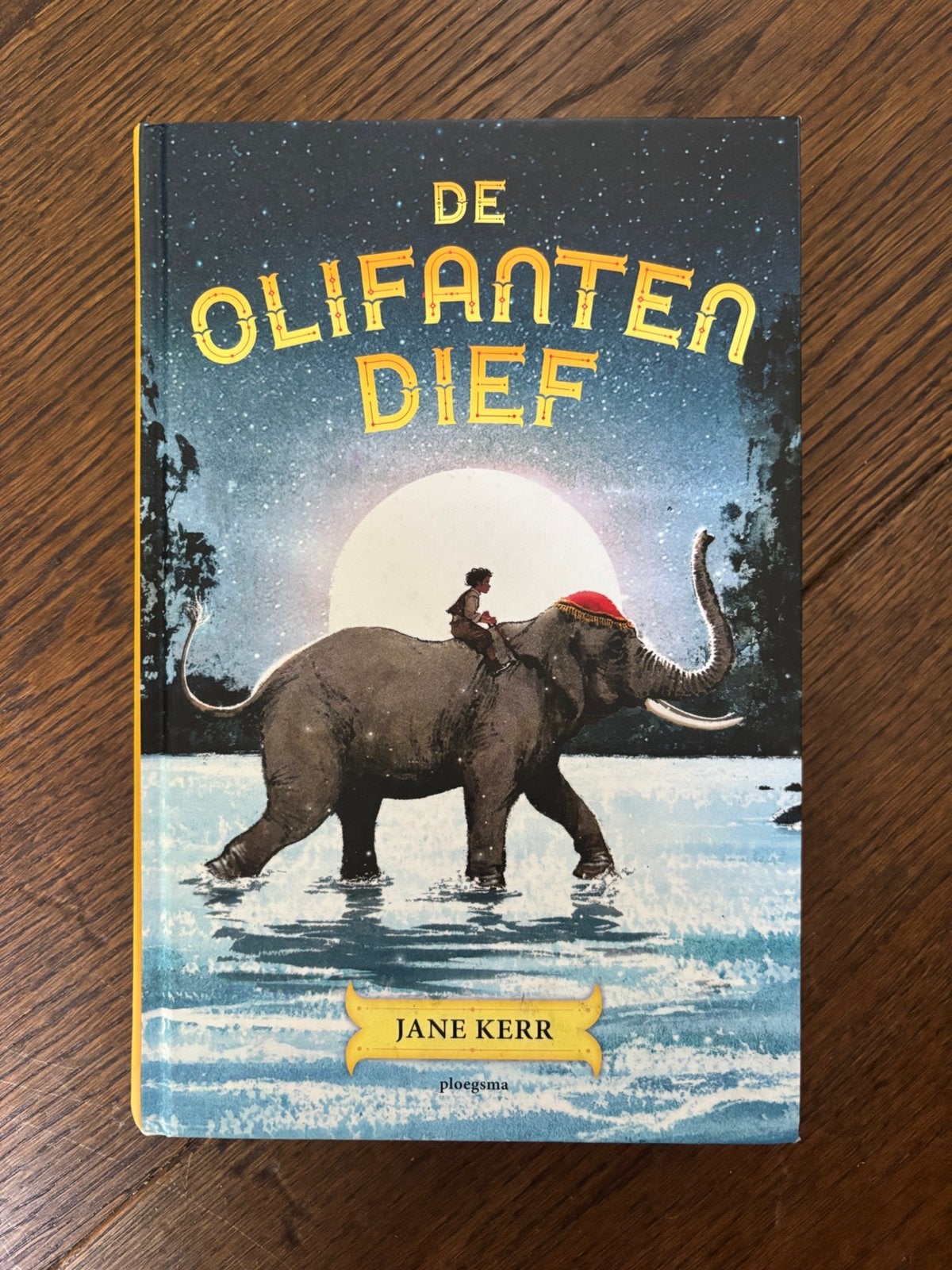 Jane Kerr: De olifantendief, Ophalen of Verzenden, Zo goed als nieuw, Fictie
