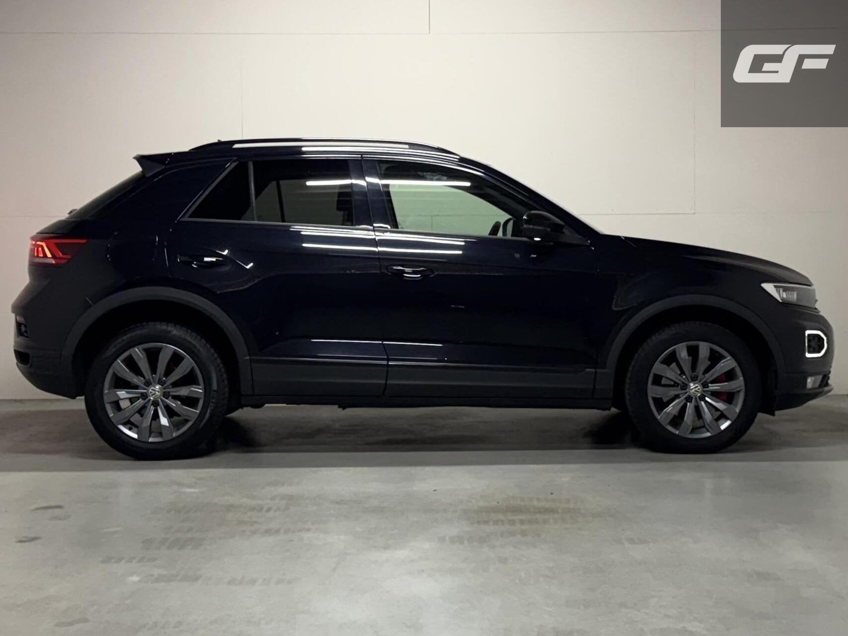 Volkswagen T-Roc Sport Virtual ACC Carplay 116PK NAP, Gebruikt, Met garantie (alle), Zwart, Origineel Nederlands