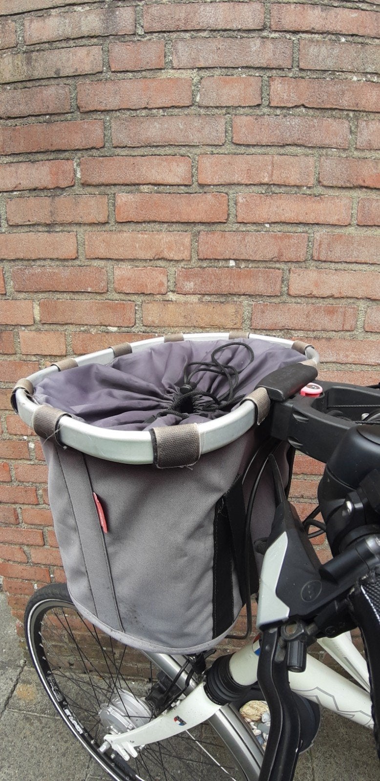 REISENTHEL grijze fietsmand mand stuurtas bikebasket, Fietsen en Brommers, Fietsaccessoires | Fietstassen, Ophalen of Verzenden