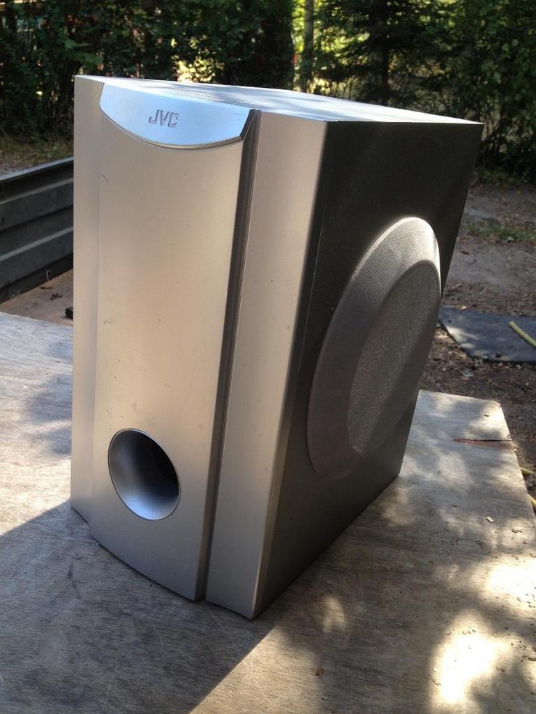 JVC Subwoofer 110W - Krachtige Bass voor Thuisbioscoop, Ophalen, Gebruikt, Subwoofer, JVC
