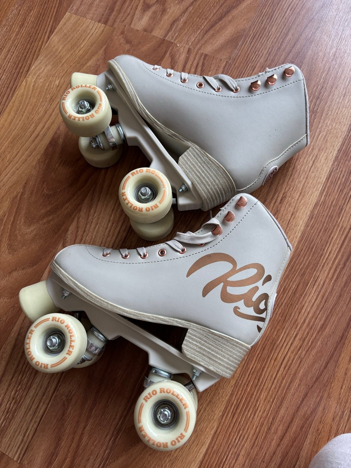Rio Roller Rose Quad Skates met beschermset, Overige typen, Ophalen of Verzenden, Zo goed als nieuw, Dames