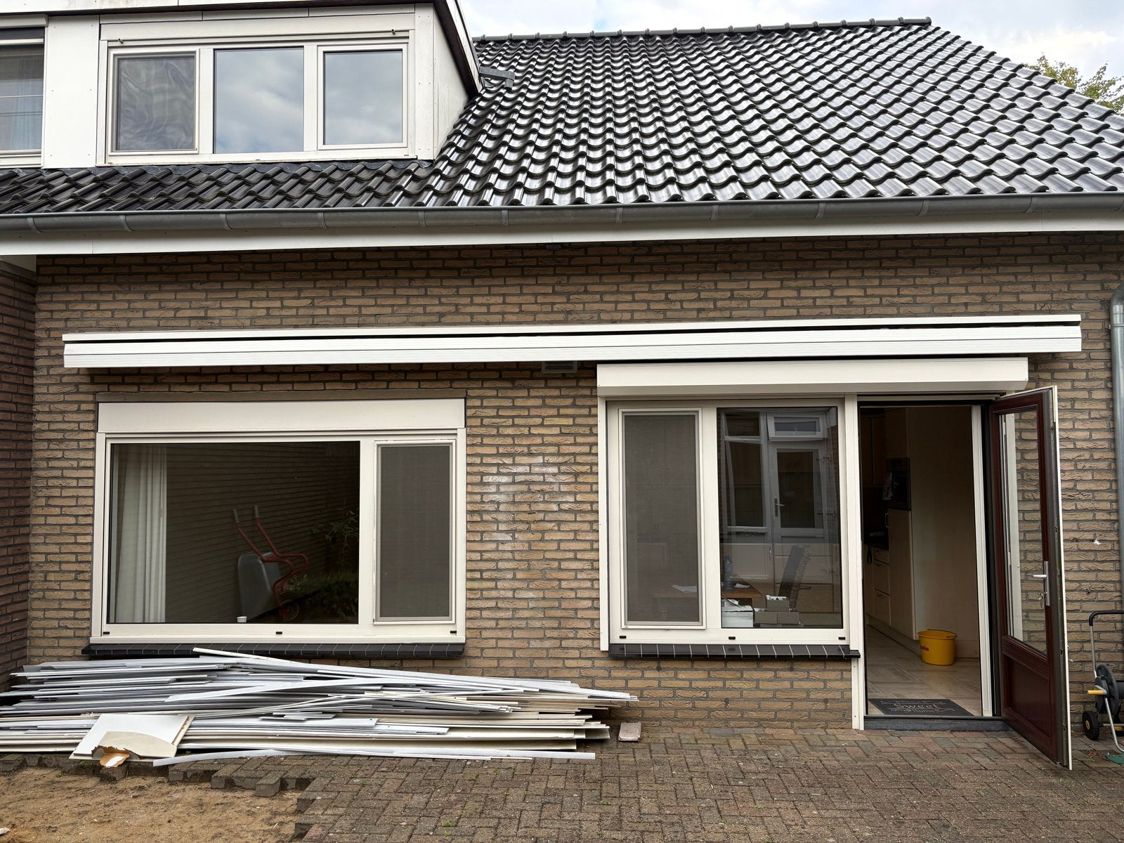Zonnescherm blauw wit gestreept 6,65m breed, zelf demonteren, Ophalen, Gebruikt, 450 cm of meer, Elektrisch
