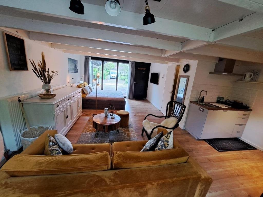 Middelburg – Twee gestoffeerde appartementen met eigen tuin!, Ophalen, Nieuw, Tweepersoons