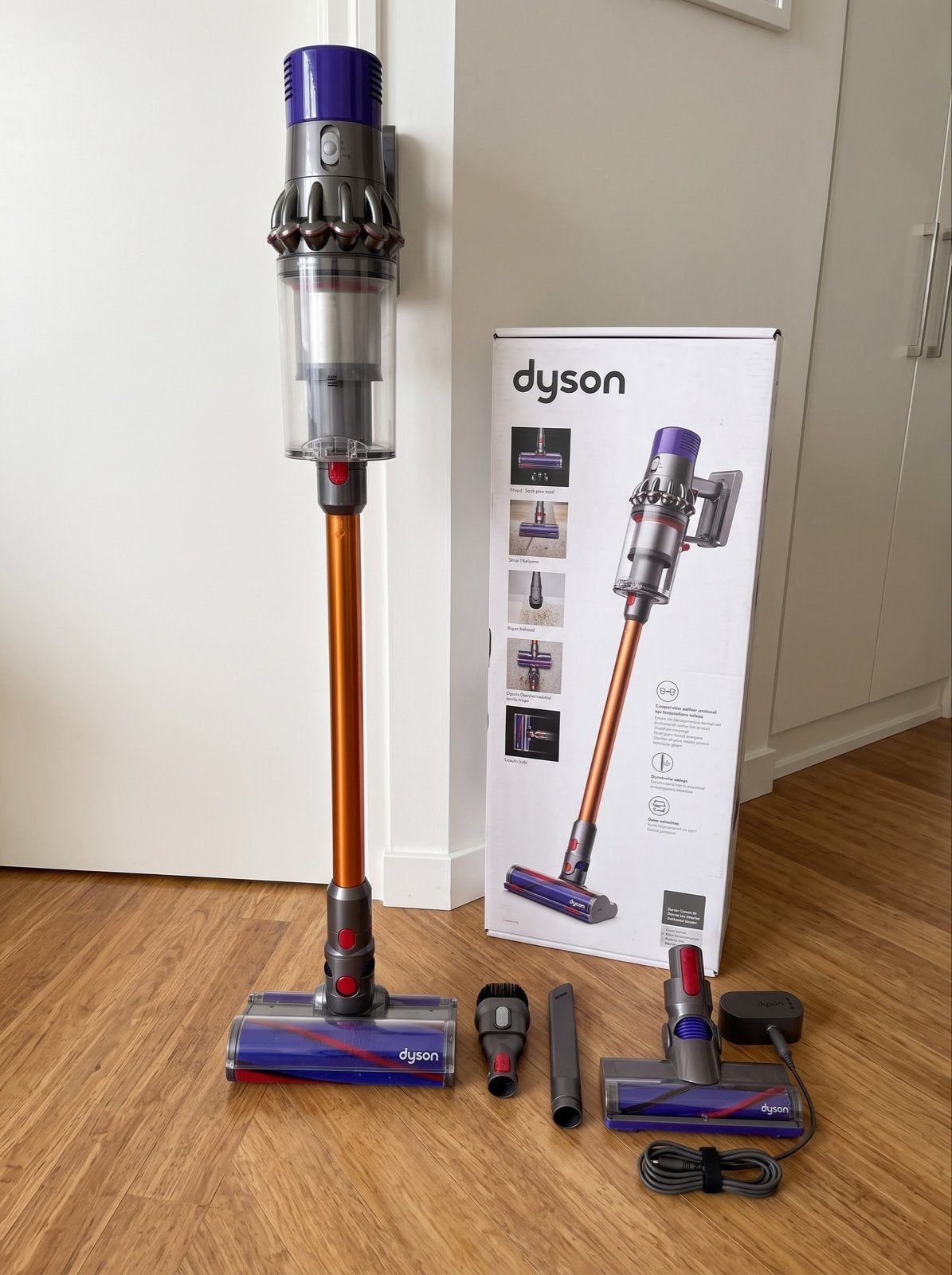 Dyson V10 Absolute steelstofzuiger met accessoires