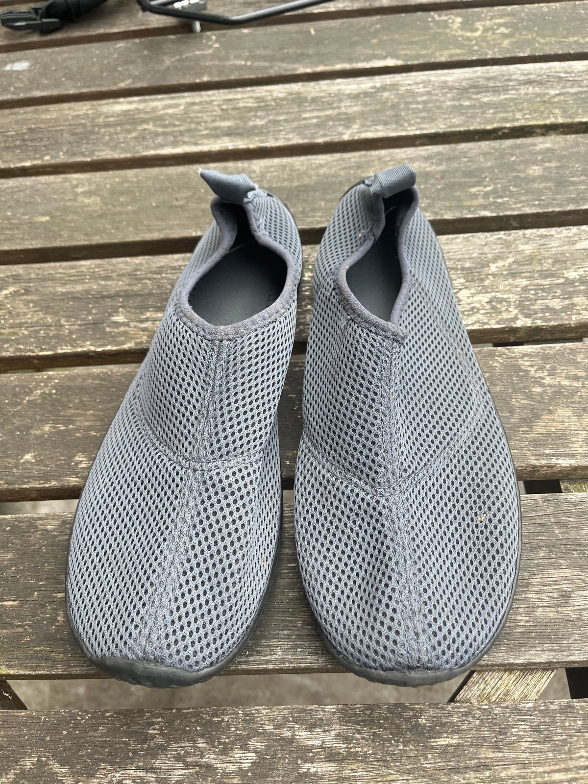 Grijze waterschoenen - EU 40-41, Watersport en Boten, Watersportkleding, Ophalen of Verzenden, Gebruikt, Dame of Heer, Zeil- of Surfschoenen