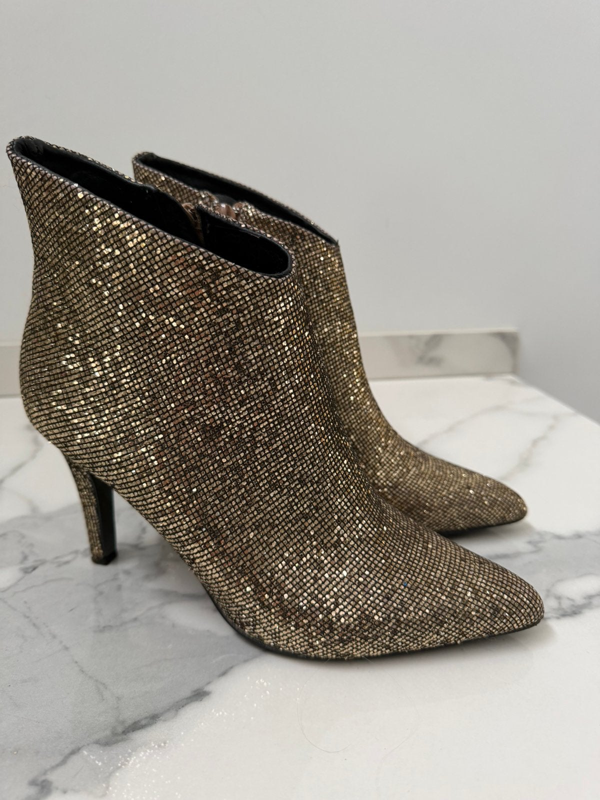 Als Nieuw Manfield goud glitter laarsjes 39, Kleding | Dames, Schoenen, Overige kleuren, Verzenden, Lage of Enkellaarzen, Zo goed als nieuw