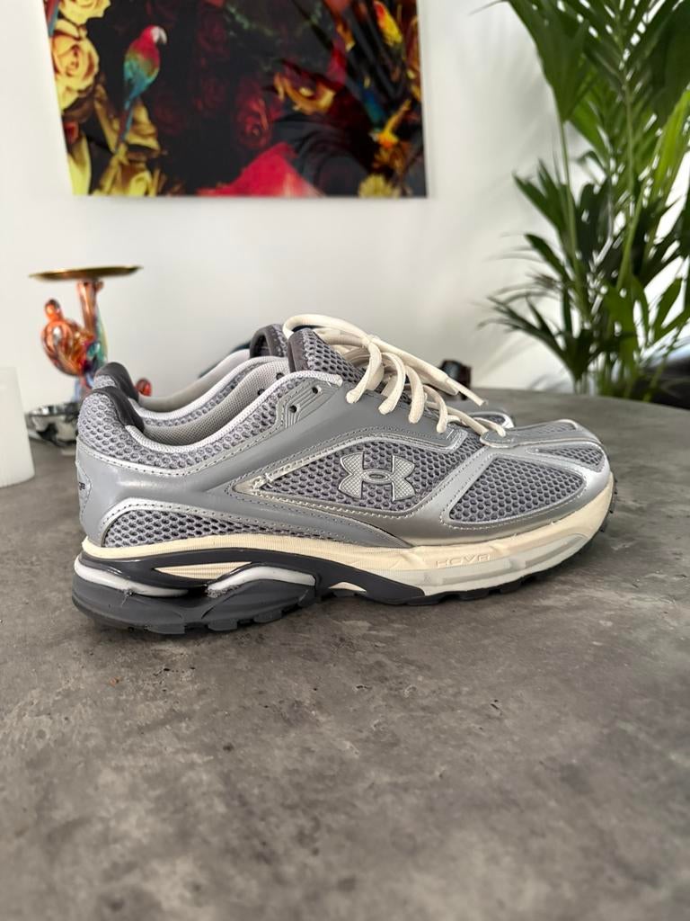 Under Armour APPARITION sneakers 41 Als Nieuw, Ophalen of Verzenden, Zo goed als nieuw, Overige kleuren