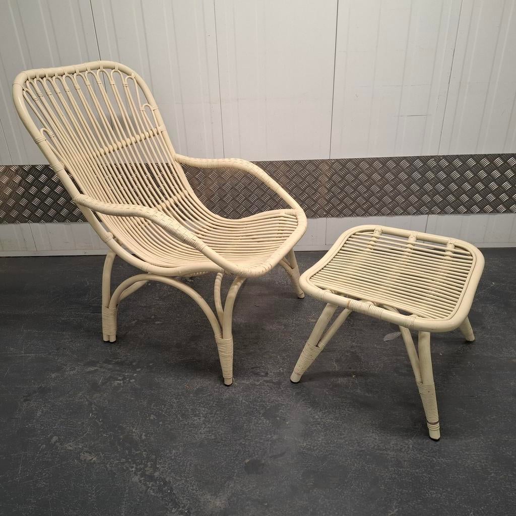 Vintage rotan stoel fauteuil met voetenbank, Ophalen, Gebruikt, 100 tot 125 cm, Riet of Rotan