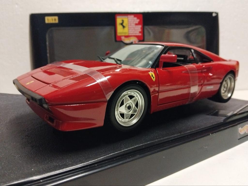 Ferrari 288 GTO rood 1984 Hot Wheels metal 1:18 KRD, Hobby en Vrije tijd, Modelauto's | 1:18, Zo goed als nieuw, Auto, Hot Wheels