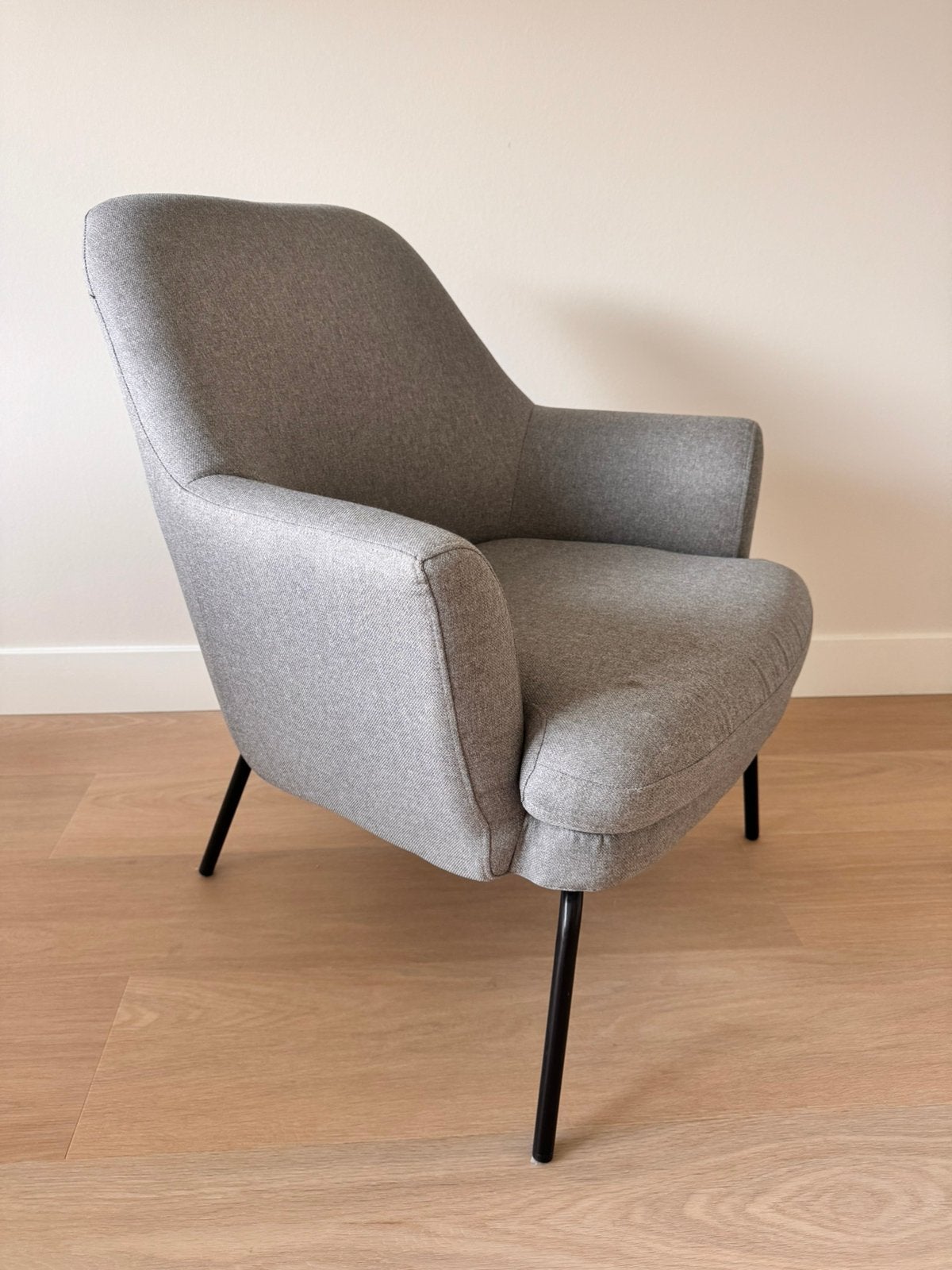 Grijze fauteuil Fay met metalen poten, Ophalen, Gebruikt, Minder dan 75 cm, Stof
