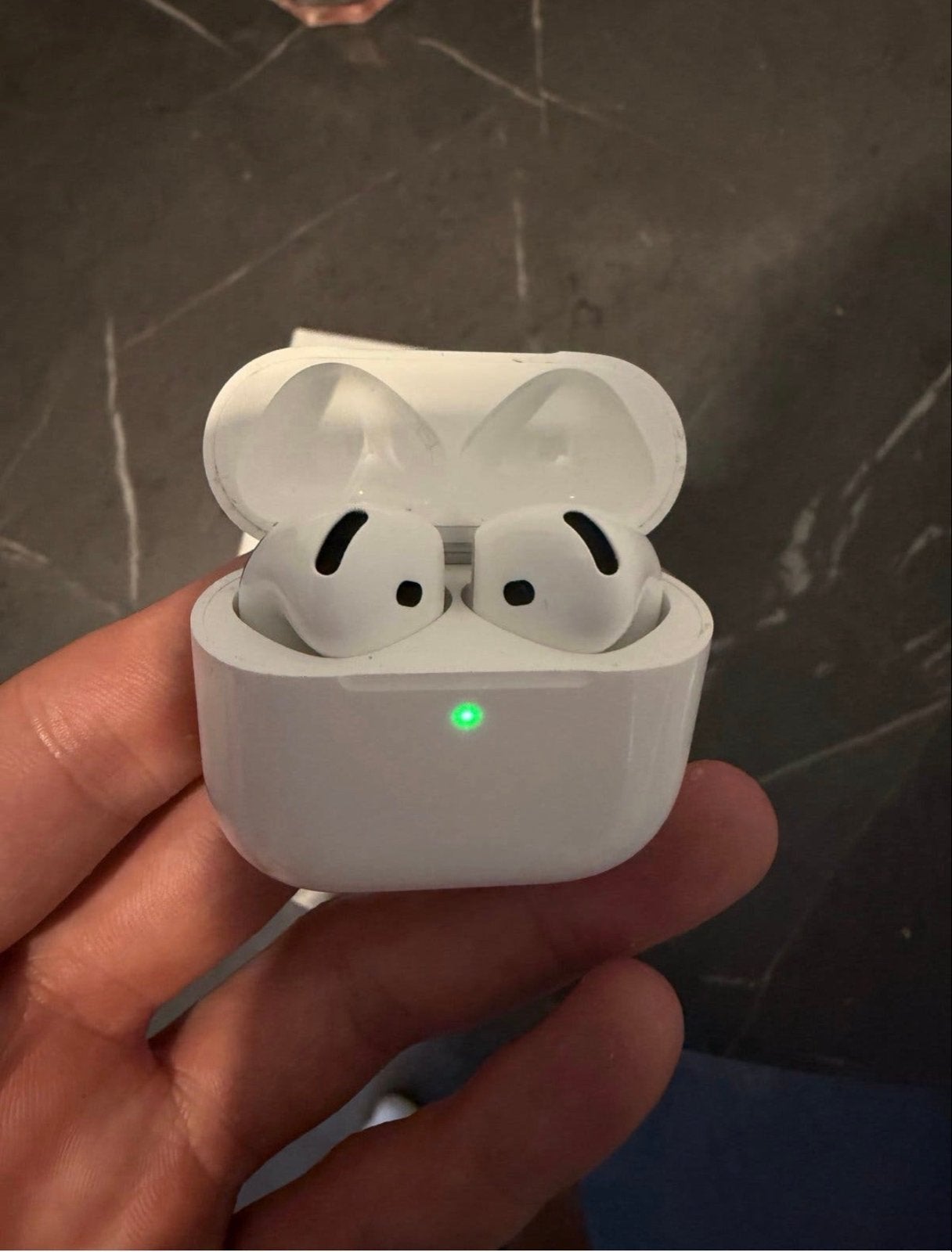 Apple AirPods 4 Origineel - Nieuwstaat, Ophalen, In-ear, Bluetooth, Zo goed als nieuw