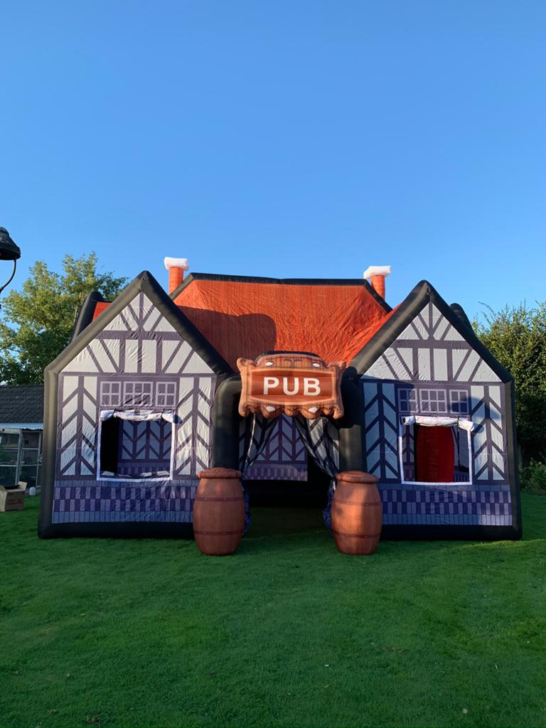 Opblaasbare Pub 10x5m te huur-voor feesten & WK voetbal!🏰, Ophalen, Zo goed als nieuw, Overige