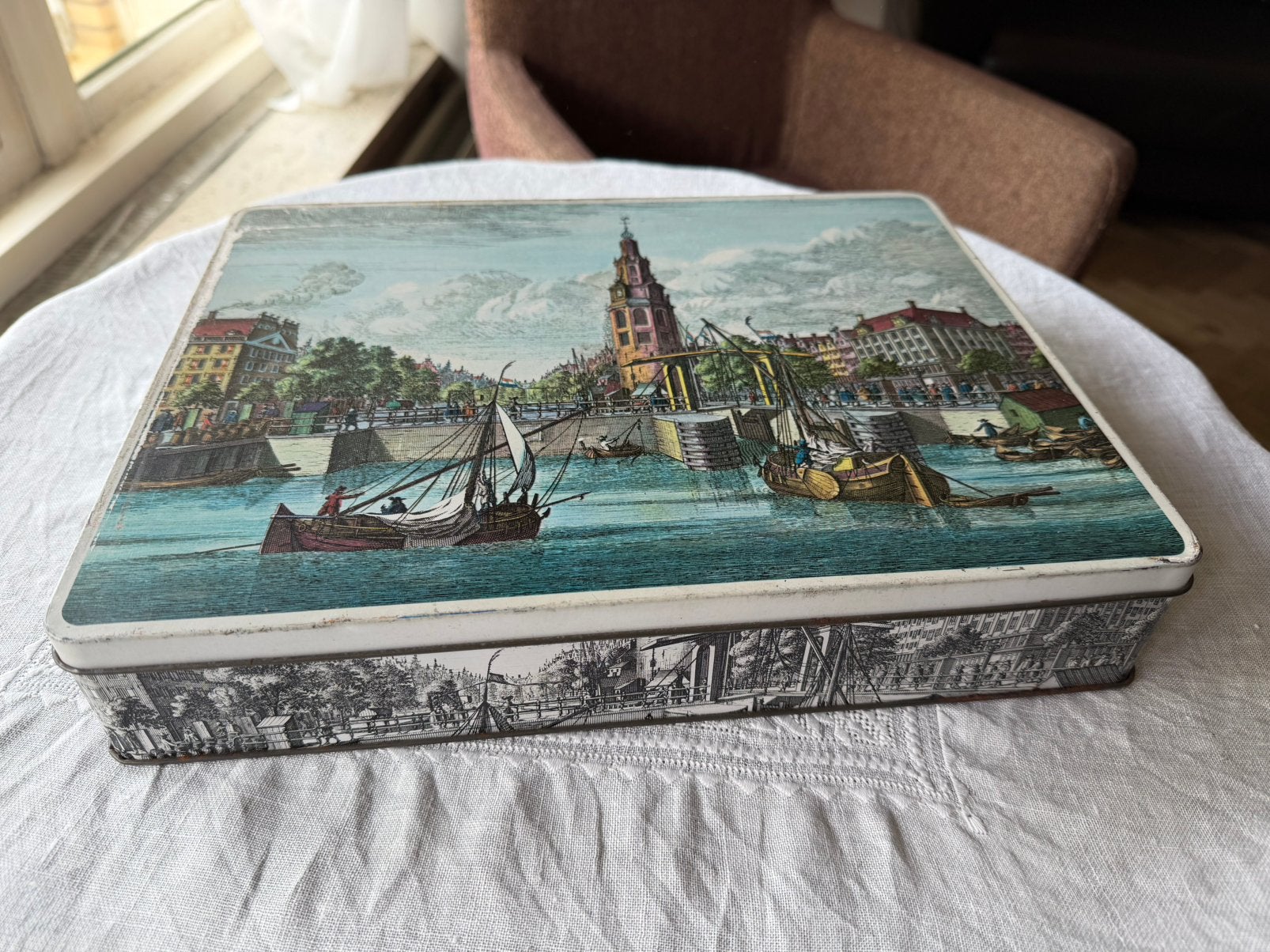 Blik - 32 cm x 25 cm x 6.5 cm (H) - bijna gratis, Ophalen of Verzenden, Zo goed als nieuw, Overige