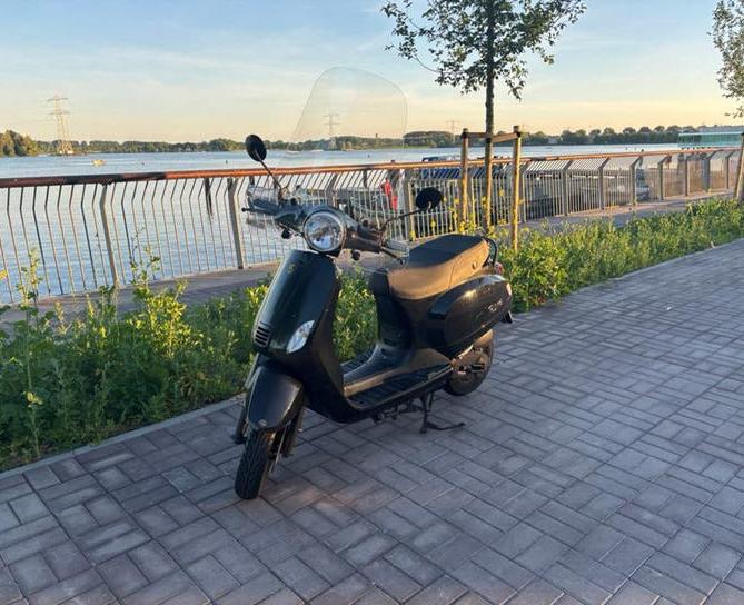 Riva Classic Snorscooter - 3370 km - 1e eigenaar, Ophalen, Zo goed als nieuw, Benzine, Overige merken