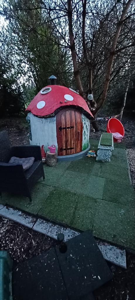 KABOUTER huisje  UNIEK!!!!, Ophalen, Gebruikt